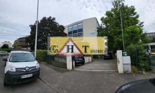 Local industriel  306 m² à louer à Créteil (94000)