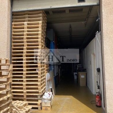 Local industriel 400 m²