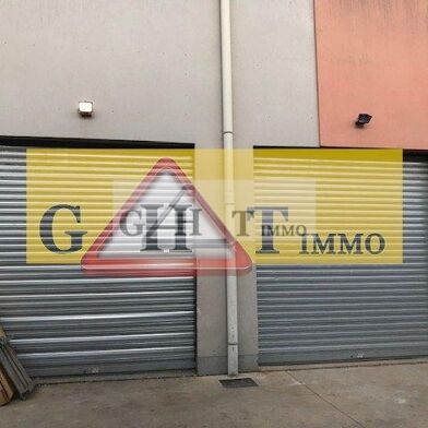 Local industriel  640000 €