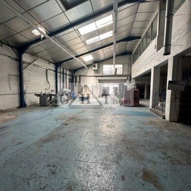 Local industriel  1490000 €