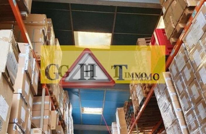 UN ENTREPOT A LA VENTE  DE 965M² A COMBS LA VILLE — photo 4
