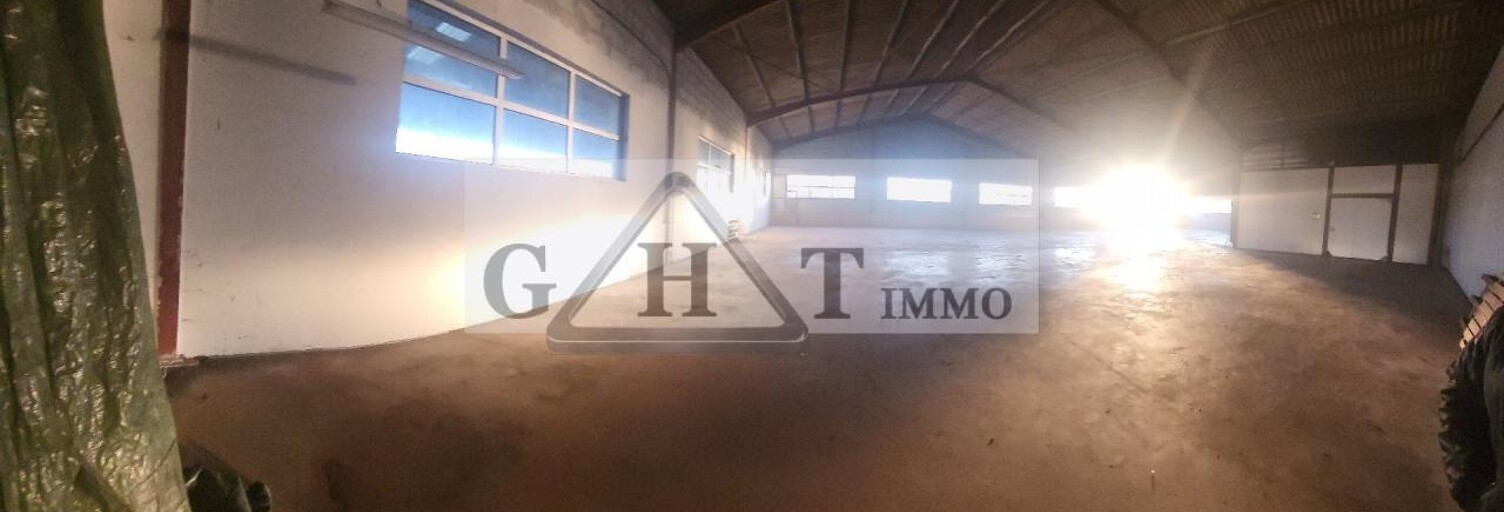 Local industriel  1641 m² à vendre à La Forêt-le-Roi (91410)