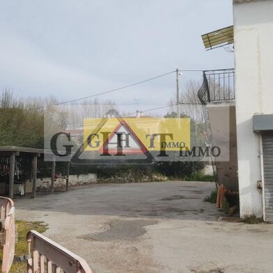 Commerce  740000 €