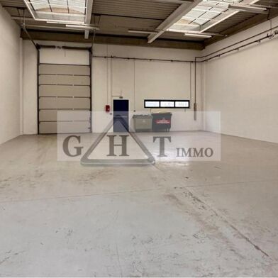 Local industriel 355 m²