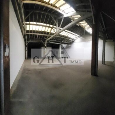 Local industriel 611 m²