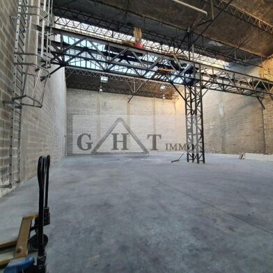 Local industriel 740 m²