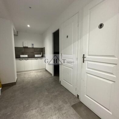 Local industriel  19271 €