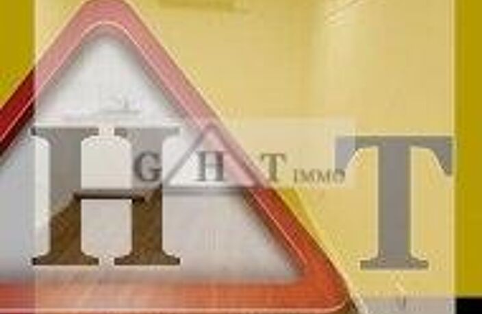 LOCAL D ACTIVITE DE 118 M² A LOUER A PLAISIR — photo 5
