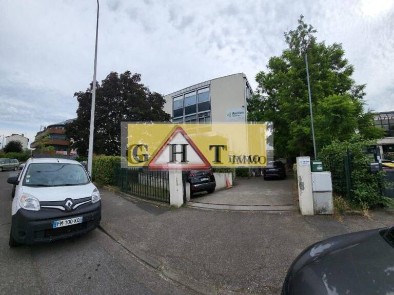 IMMEUBLE DE BUREAUX DE 800 M² À LOUER A MAISONS ALFORT — photo 1