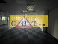 ENTREPOT /BUREAUX DE 1831 M2 A FRESNES — photo 2