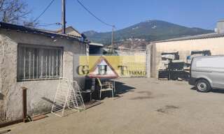 Local industriel  700 m² à vendre à Toulon (83100)