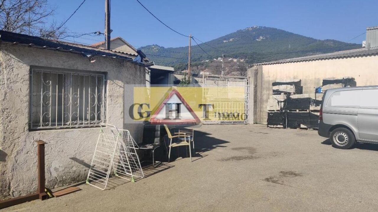 local industriel  pièces 700 m2 à vendre à Toulon (83100)