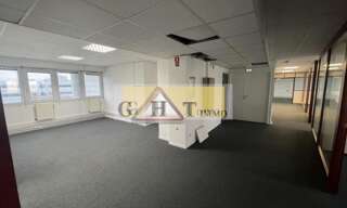 Bureau  247 m² à louer à Massy (91300)