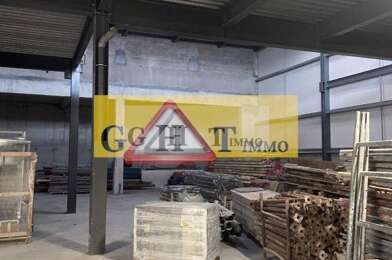 Local industriel  9700 €