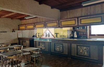 STATION SERVICE, ATELIER ET RESTAURANT A VENDRE SUR UN AXE PASSANT — photo du bien