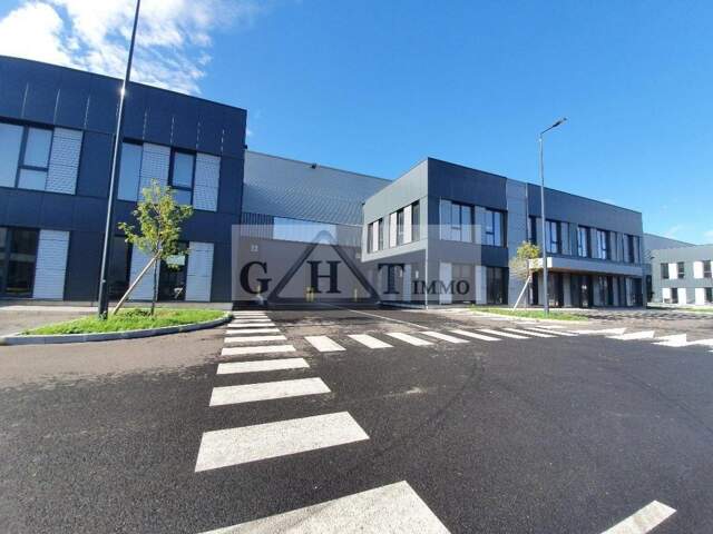 A LOUER  1280M² ENTREPOT AU BOURGET — photo du bien
