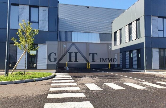 A LOUER  1280M² ENTREPOT AU BOURGET — photo 2