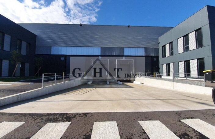 A LOUER  1280M² ENTREPOT AU BOURGET — photo 3