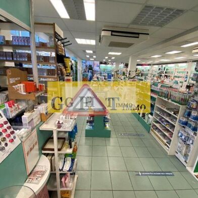 Commerce  920000 €