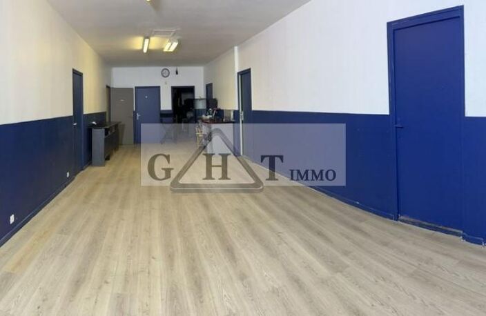 A LOUER 460 M²  ENTREPOT BUREAUX  A CHELLES — photo 2