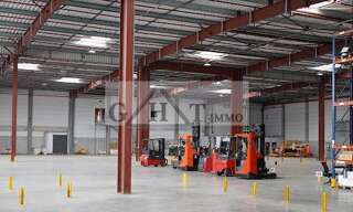 Local industriel  2850 m² à vendre à Saint-Thibault-des-Vignes (77400)