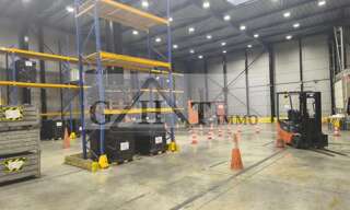 Local industriel  2850 m² à vendre à Saint-Thibault-des-Vignes (77400)