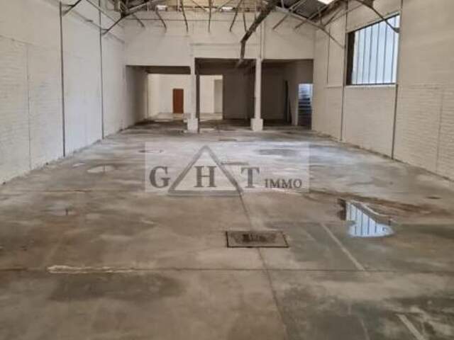A LOUER  740M²  D'ENTREPOT  A DRANCY — photo du bien