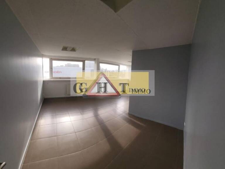 BUREAUX DE 125 M² A LOUER A BOISSY ST LEGER — photo 1