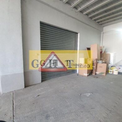 Local industriel 700 m²