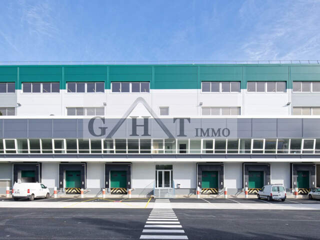 Bâtiment d'activités / logistique de 12 275 m² divisibles — photo du bien