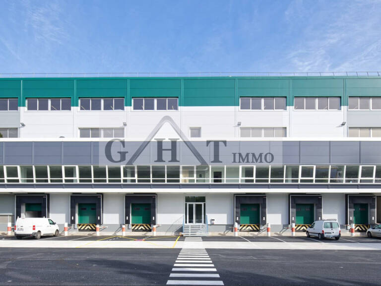 Bâtiment d'activités / logistique de 12 275 m² divisibles — photo 1