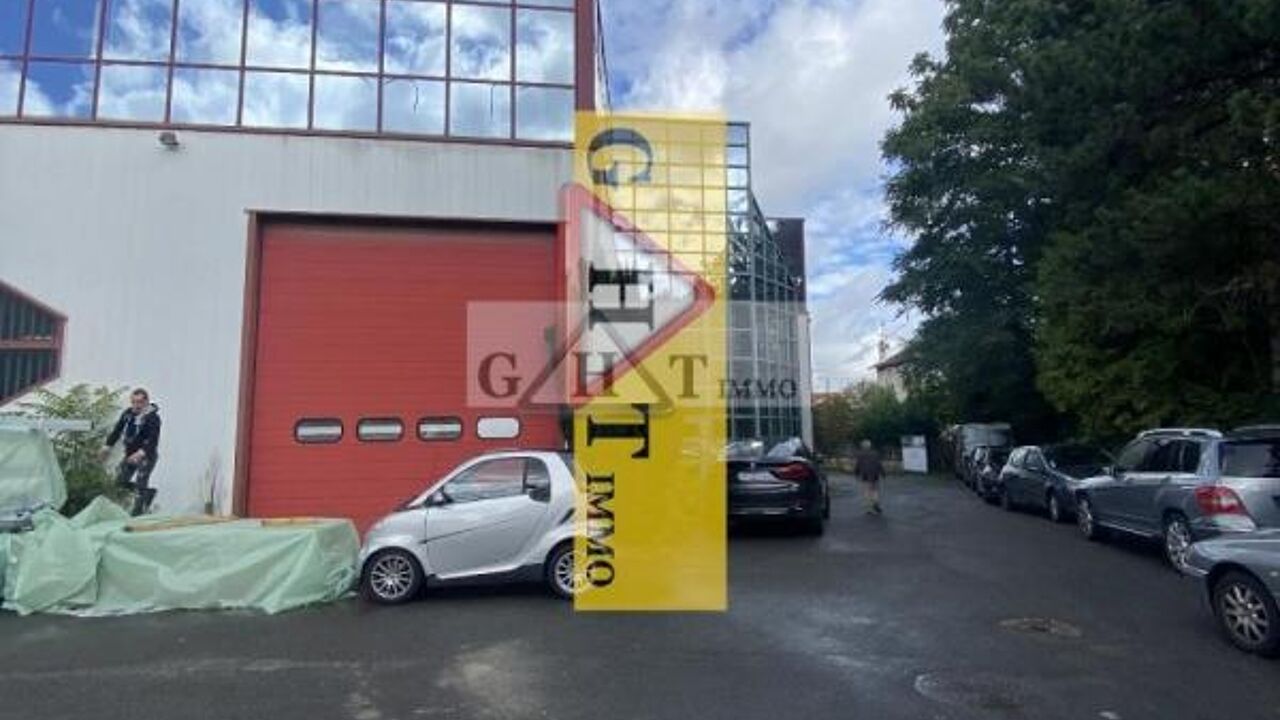 local industriel  pièces 1500 m2 à vendre à Villeneuve-le-Roi (94290)