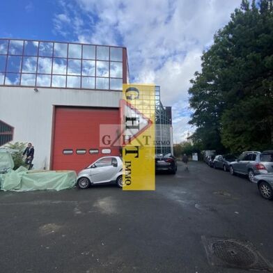 Local industriel 1500 m²