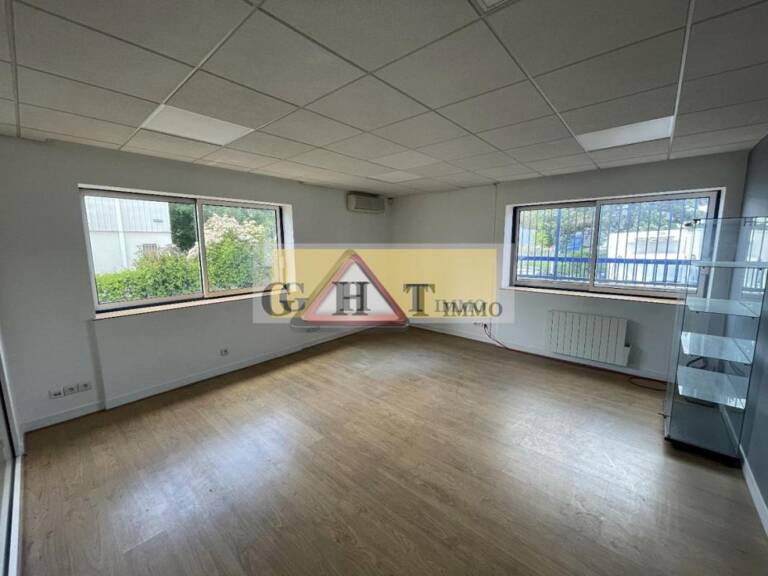 Bureau 270m2 Epinay-sous-Sénart — photo 1