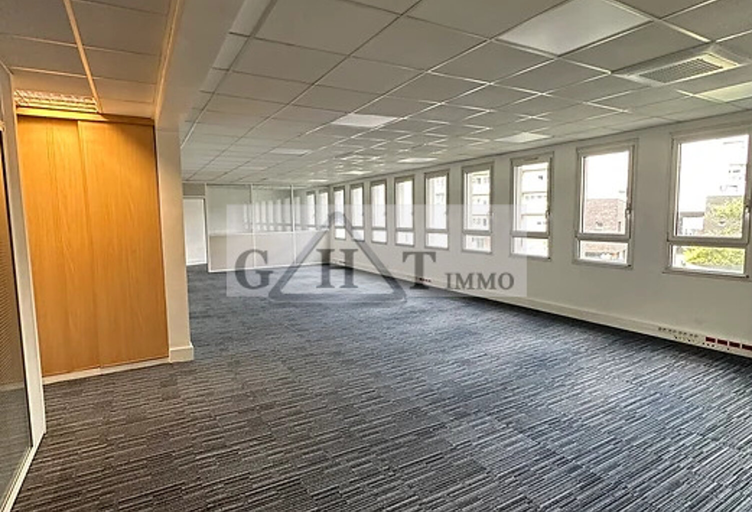 A LOUER 310M² DE BUREAUX A CLICHY — photo 1