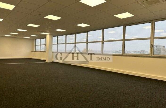 BUREAU 131 M² Á LOUER  ALFORTVILLE — photo 2