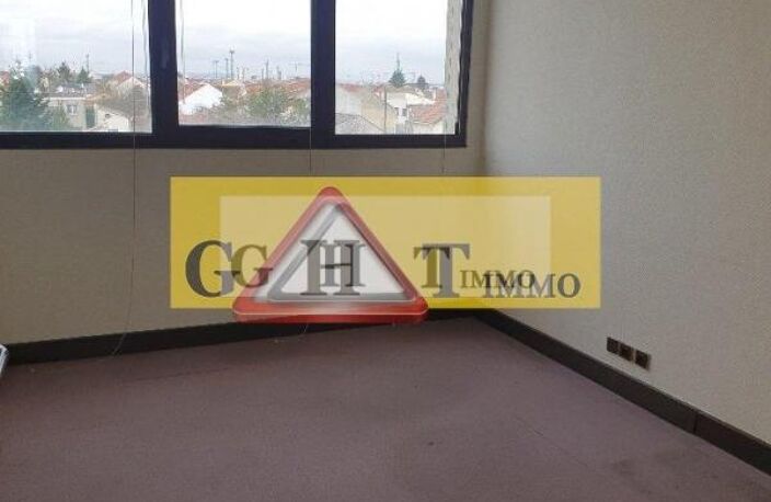 A LOUER BUREAU 18M² A DRANCY — photo 5