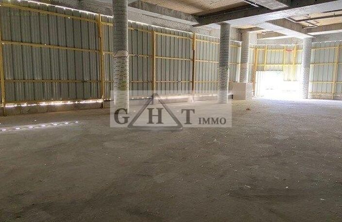 LOCAL COMMERCIAL 211 M² Á LOUER IVRY SUR SEINE — photo 2