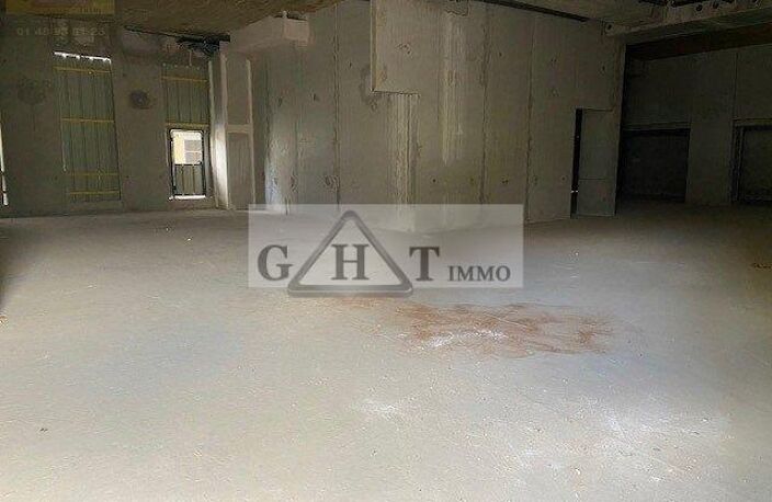 LOCAL COMMERCIAL 208 M² Á LOUER  IVRY SUR SEINE — photo 3