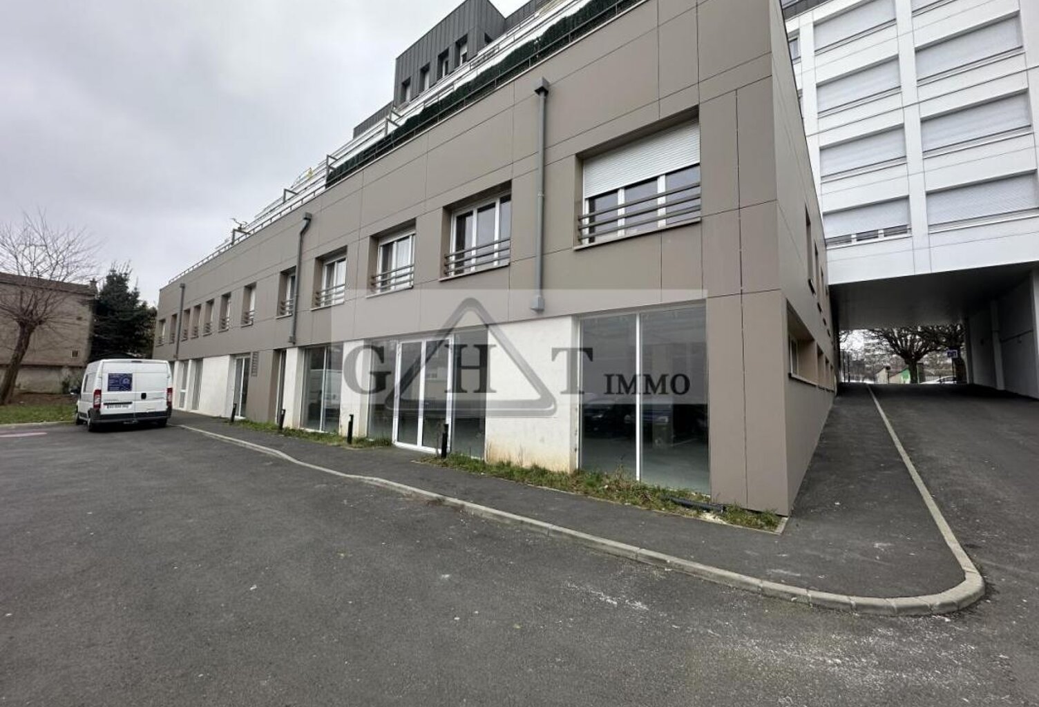 Local commercial Neuf 458 M² — photo 1