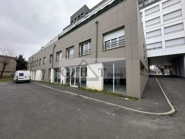 Local commercial Neuf 458 M² — photo du bien