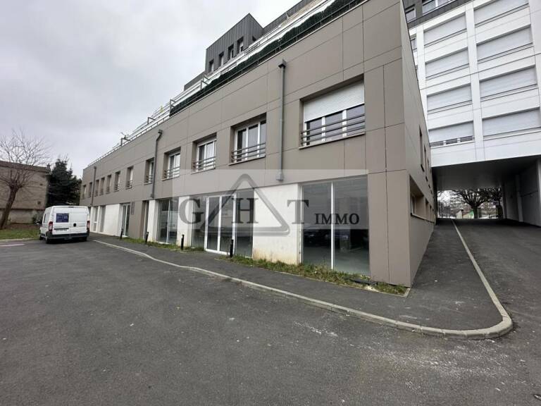 Local commercial Neuf 458 M² — photo 1