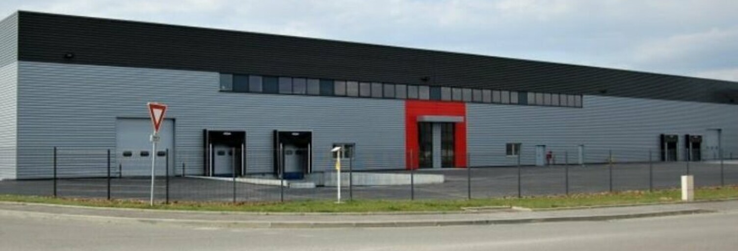 Commerce  565 m² à louer à Dagneux (01120)