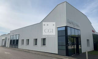 Commerce  1550 m² à louer à Reyrieux (01600)