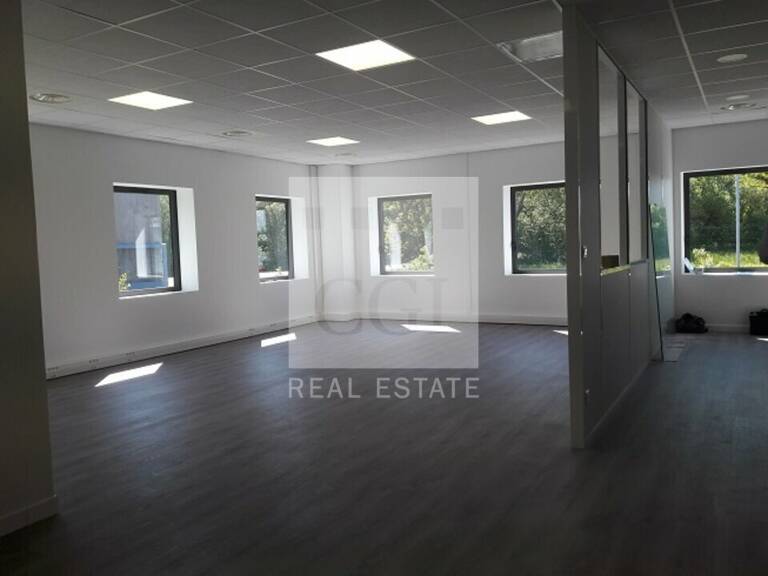 BUREAUX à LOUER — photo 1