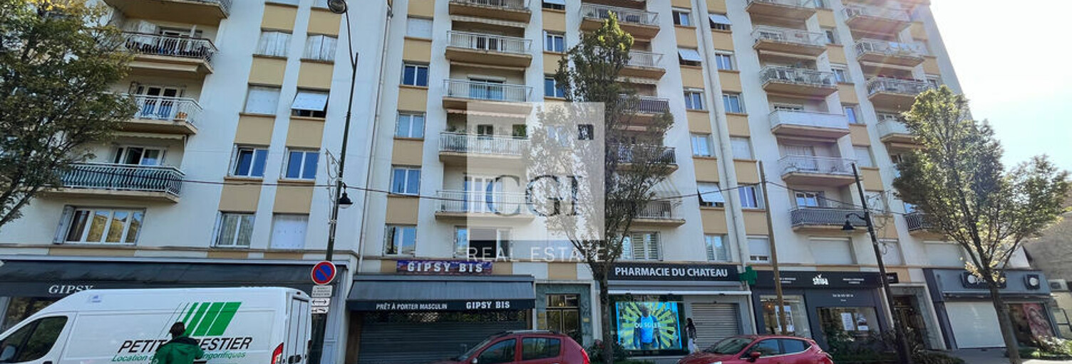 Bureau  83 m² à louer à Saint-Priest (69800)