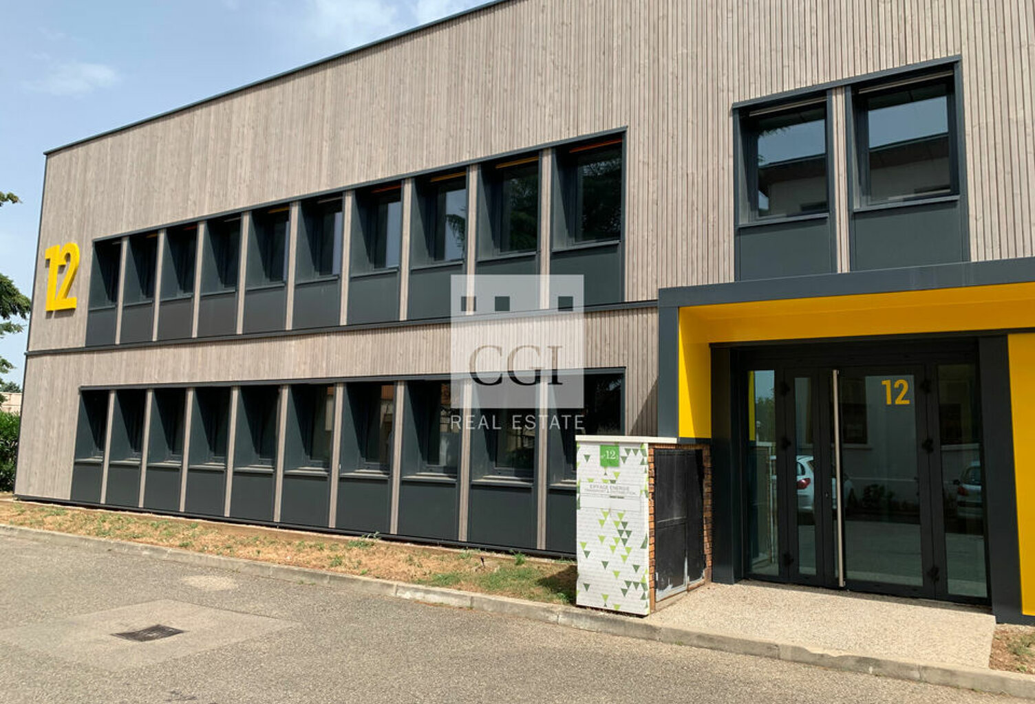 BUREAUX à LOUER — photo 1