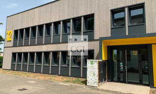 Bureau  7706 m² à louer à Vénissieux (69200)