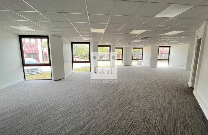 BUREAUX à LOUER — photo 3