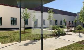 Bureau  1827 m² à louer à Vénissieux (69200)